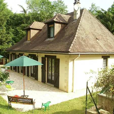 Spacious Holiday Home With Private Pool In Vitrac *