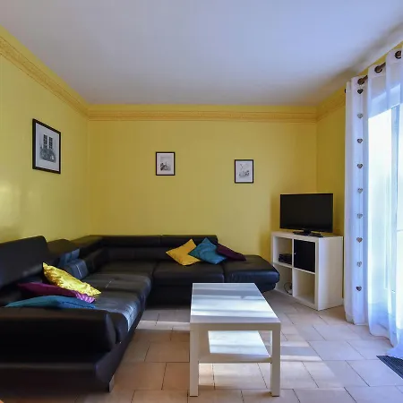Spacious Holiday Home With Private Pool In Vitrac Ferienhaus *